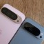 Google Pixel 10 Pro XL (rechts) naast 9 Pro XL