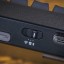 HyperX Alloy Rise 75 Wireless - schakelaar en aansluitingen close-up