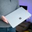 De Microsoft Surface Laptop Studio in de hand