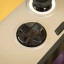 MSI Claw 8 AI+ detail: vierpuntsdruktoets