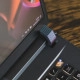 MSI Vector 17 HX AI (2025) detail - scharnier