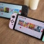 Nintendo Switch 2 naast de Switch OLED (rechts)