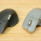 Logitech MX Master 4 naast de MX Master 3 (met duidelijke gebruikssporen)