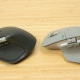 Logitech MX Master 4 naast de MX Master 3 (met duidelijke gebruikssporen)