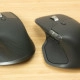 Logitech MX Master 4 naast de MX Master 3S (links)