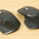 Logitech MX Master 4 naast de MX Master 3S (links)