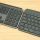 Logitech Signature Slim Solar+ K980 naast de MX Keys S (links)