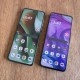 Motorola Razr 60 Ultra (links) naast Razr 50 Ultra