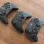 Victrix Pro BFG Reloaded -  naast een Xbox-controller