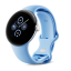 Google Pixel Watch 2 zilverkleurig met lichtblauw bandje