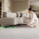 De Dyson PencilVac is plat geklapt 9,5 cm hoog en kan dus ook onder veel banken en bedden komen.