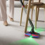 De Dyson PencilVac heeft een zuigmond met twee motoren, vier borstels en twee leds