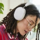 Sonos Ace adaptive ANC past zioh aan haar, brillen en hoeden aan