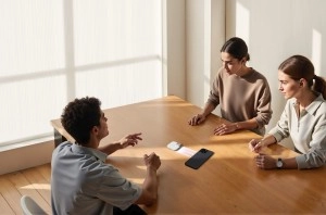 De Anker Soundcore Work is een audiorecorder met AI voor transcriptie en samenvattingen.