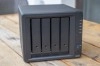 De Synology DS925+ is een stevige middenklasse netwerkopslag die hoge prestaties combineert met veel uitbreidingsmogelijkheden, terwijl de prijs binnen de perken blijft.