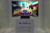 De LG OLED Flex is half monitor, half televisie - en naar wens plat of gebogen