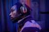 De Logitech G A20 X biedt PlaySync om hem met twee verschillende apparaten te verbinden, waartussen je naadloos kan schakelen.