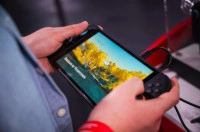 De Nintendo Switch 2 is groter, maar voelt niet log in de hand. De grotere Joy-Cons zijn een flinke verbetering.
(Alle foto&#39;s bij dit artikel zijn gemaakt door Tom Kauwenberg.)