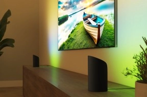 De Philips Hue Play wall washer lamp kan synchroniseren met Hue Sync, maar ook zelfstandig aangestuurd worden via de Hue app.