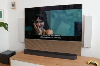 De Samsung HW-Q990F heeft één groot verschil met z&#39;n voorganger: de subwoofer is geheel herzien en een stuk kleiner, zonder aan kwaliteit in te boeten.
