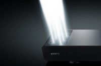 De Yamaha True X Surround 90A soundbar bevat aan weerszijden zes beamforming luidsprekers om zeer nauwkeurig hoogtekanalen te kunnen positioneren.