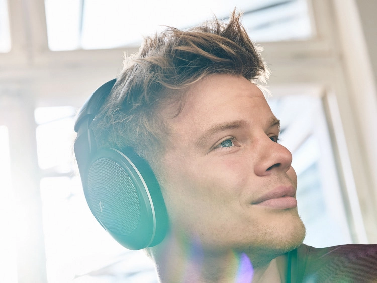 Sennheiser HD 550 lifestyle 01