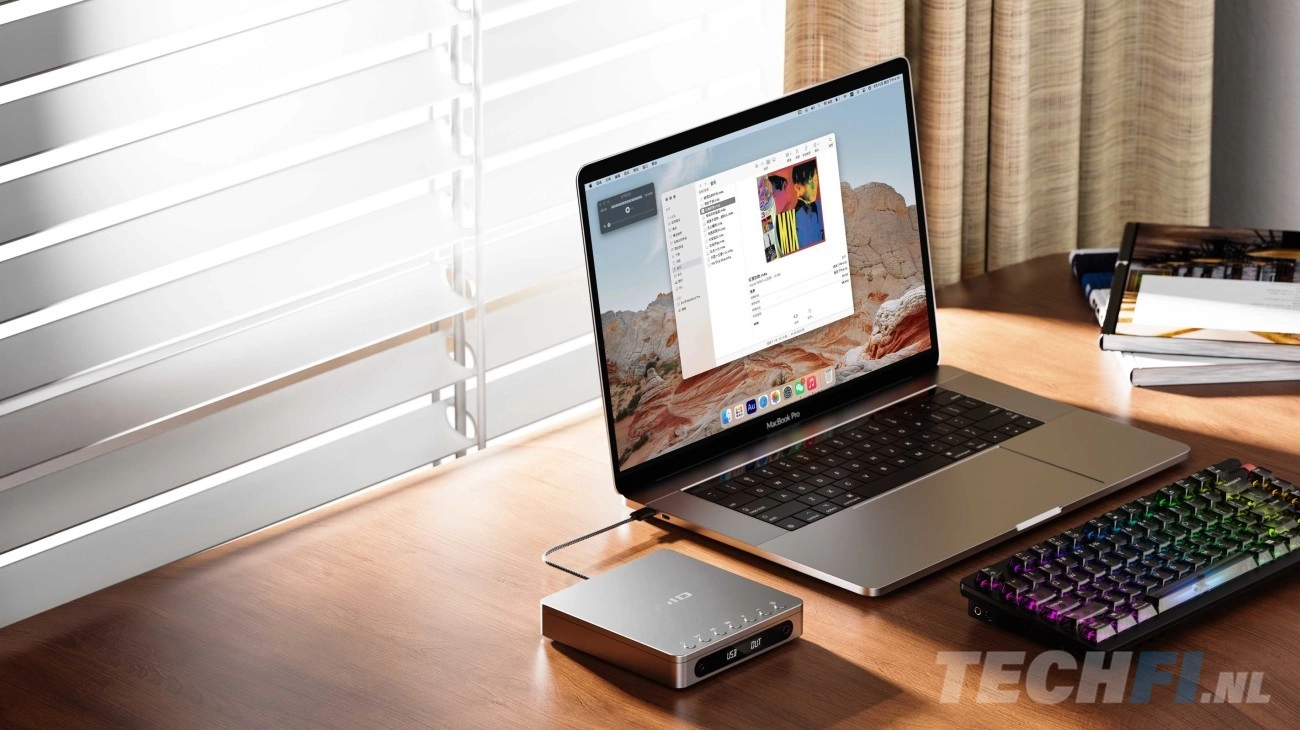 DM13 met laptop.jpg