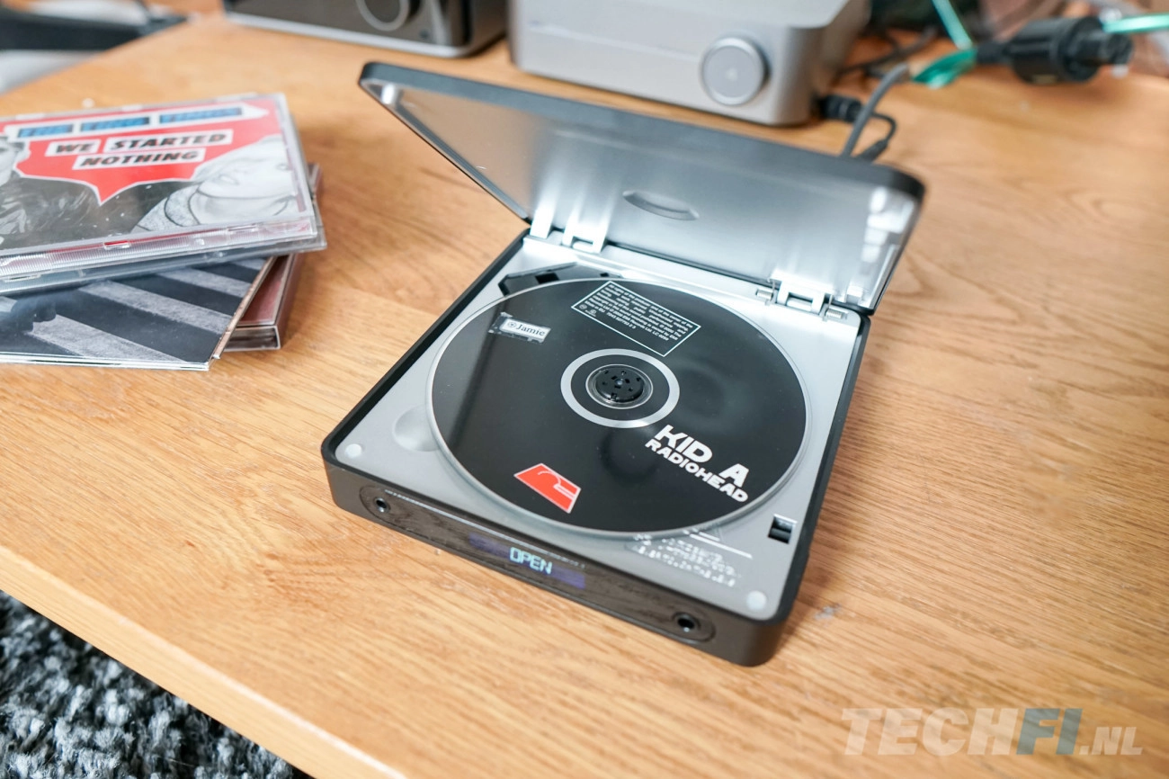 FiiO DM13 draait nostaligisch cd's