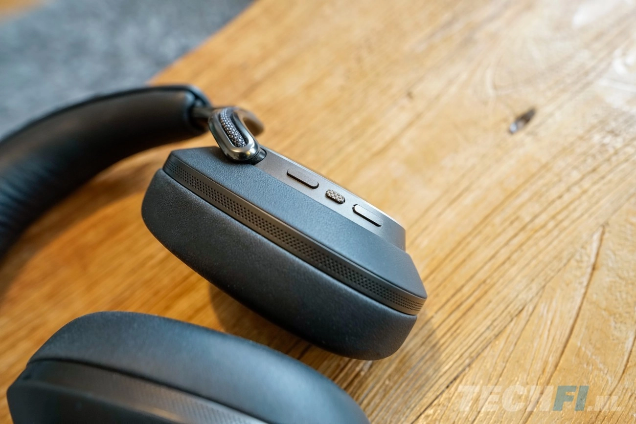 Bowers & Wilkins Px8 S2