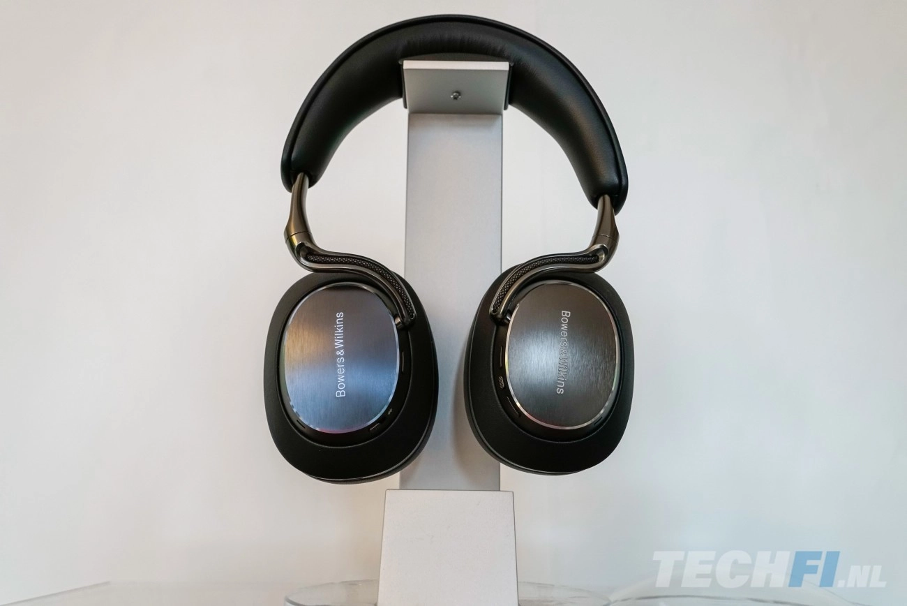 Bowers & Wilkins Px8 S2