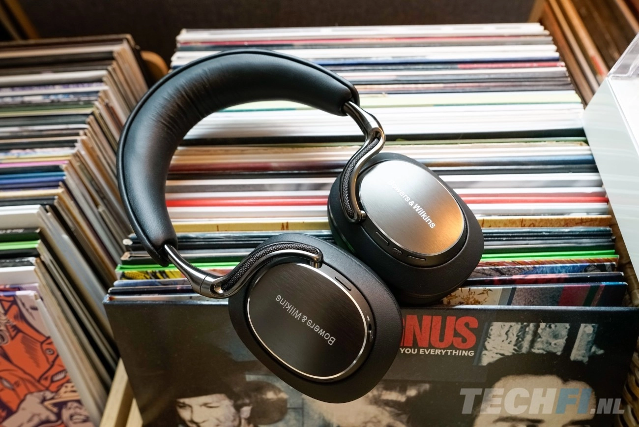 Bowers & Wilkins Px8 S2