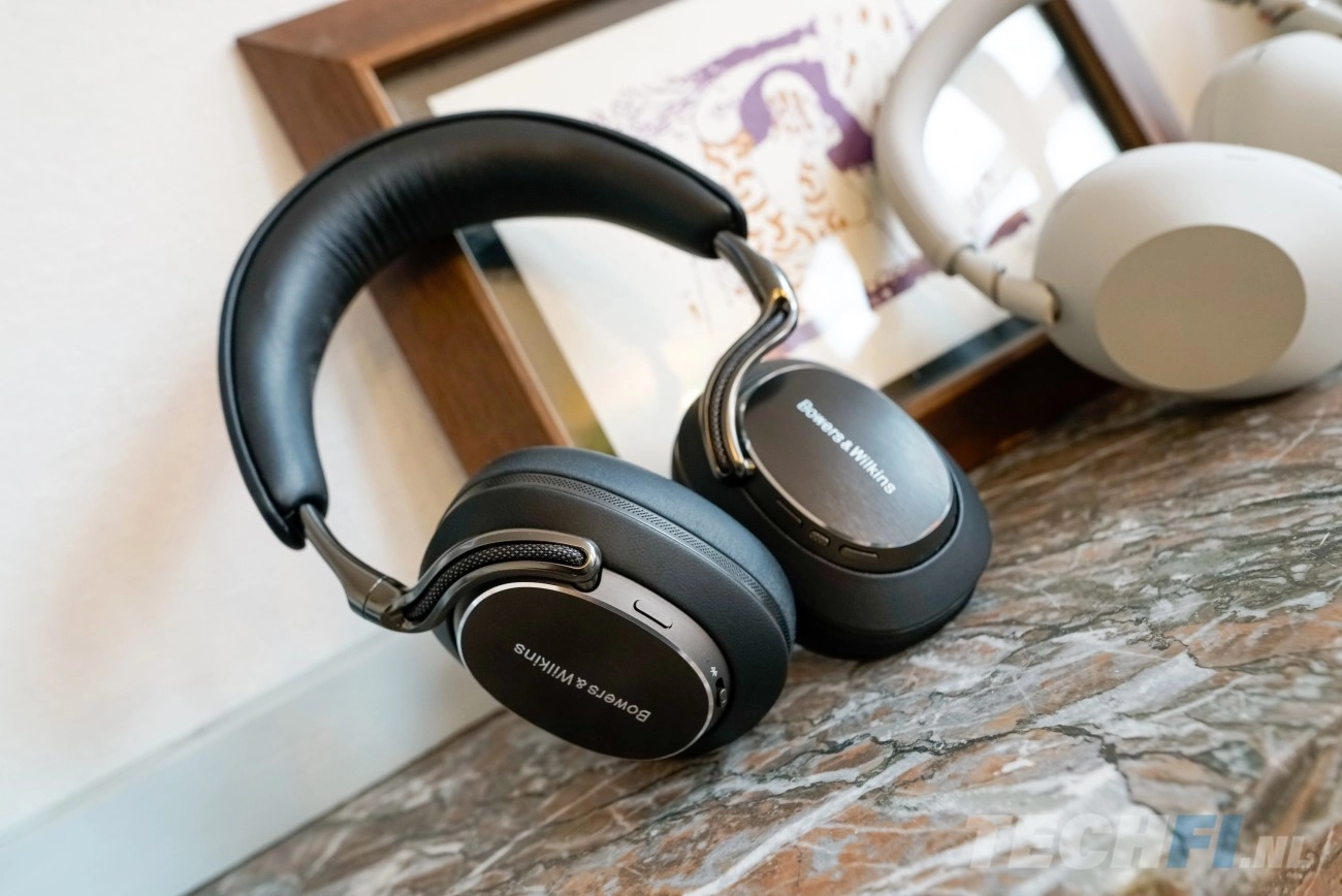 Bowers & Wilkins Px8 S2