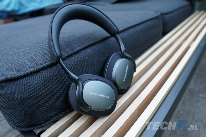 De Bowers & Wilkins Px7 S3 is een noise-cancelling over-ear hoofdtelefoon met een premium design en afwerking, maar ook uitstekende geluidsweergave en ruisonderdrukking.