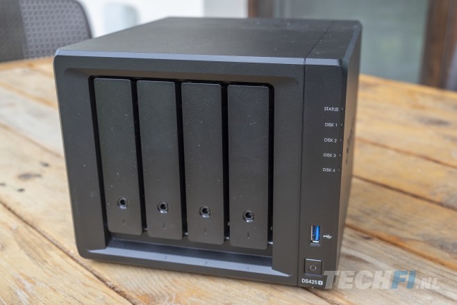 De Synology DS425+ is het instap 4-bay model van de Plus-serie, met een snellere netwerkinterface als voornaamste upgrade vergeleken met de voorloper.