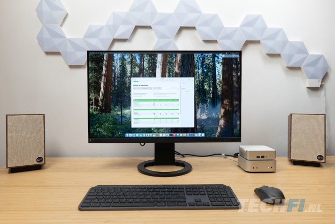 De EIZO FlexScan EV2740S is een USB-C monitor met docking functie - zij het zonder bedraad netwerk - die net zo makkelijk samenwerkt met MacOS als met Windows.