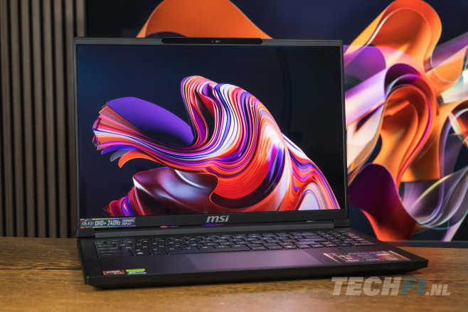  De MSI Stealth A16 AI+ combineert een krachtige AMD AI-processor met een RTX50-serie videokaart en een goed gekalibreerd OLED-scherm.<br />
(Alle foto's bij dit artikel zijn gemaakt door Tom Kauwenberg.)