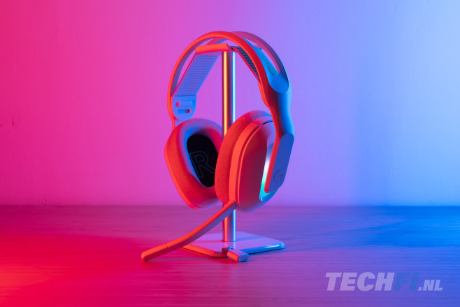 De Logitech G522 Lightspeed is verkrijgbaar in wit en zwart, en werkt desgewenst via Bluetooth of een USB-C-kabel, naast de Lightspeed dongle.