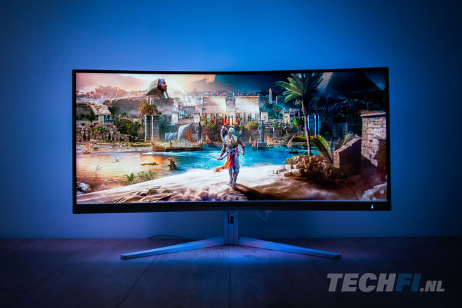Philips Evnia 34M2C7600MV review: witte gaming monitor blijkt kleurrijk op én achter het scherm