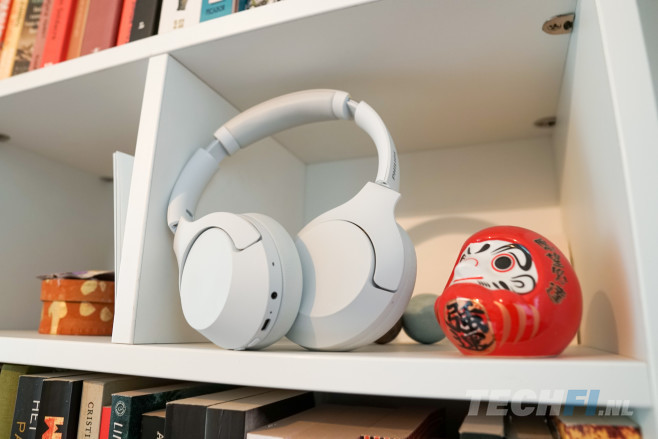 De Philips TAH8506 is&nbsp; een betaalbare over-ear noise-cancelling hoofdtelefoon die voor zijn prijs puike prestaties levert.