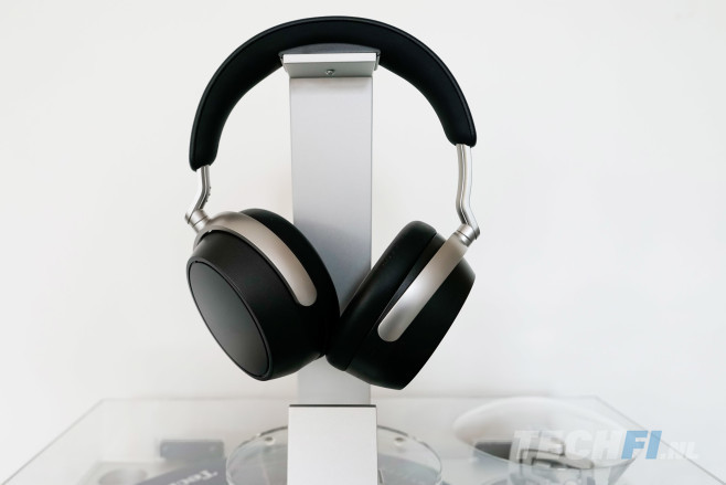 De Sennheiser HDB 630 vertoont veel gelijkenissen met de Momentum 4 Wireless, maar heeft een andere tuning, een wat luxere afwerking en een meegeleverde USB-adapter met HiRes Audio Bluetooth aan boord.