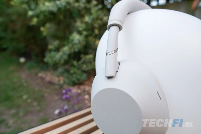 Scharnieren in de hoofdband zijn de meest zichtbare veranderingen aan het design van de Sony WH-1000XM6, al zijn het zeker niet de enige.