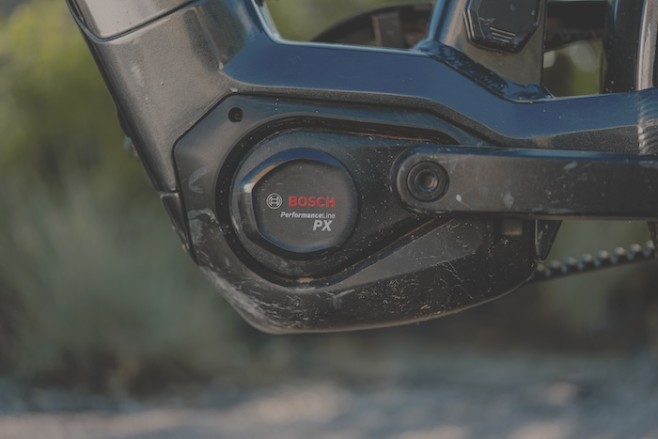 Bosch' nieuwe e-bike motor voor trekking fietsen helpt een handje met heuvels