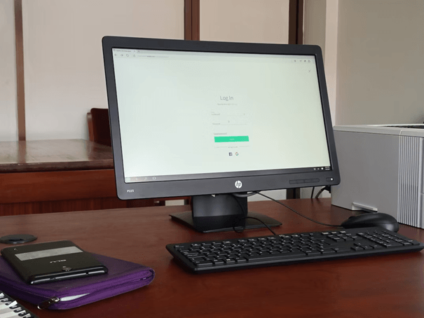 8 onmisbare accessoires voor cryptohandelaren op desktops