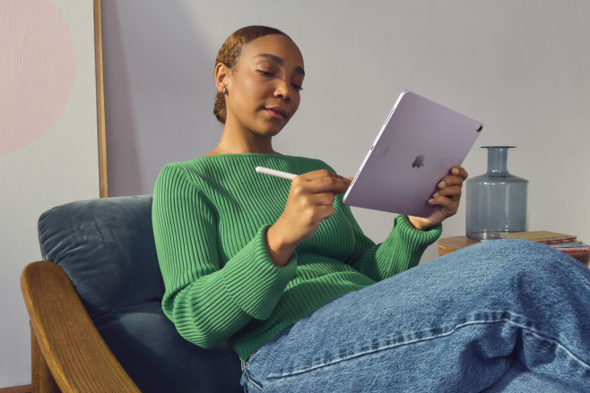 De Apple iPad Air van 2024 komt in twee formaten en werkt ook met de nieuwe Apple Pencil Pro. In tegenstelling tot de iPad Pro van dit jaar werkt de Air met een M2 processor.