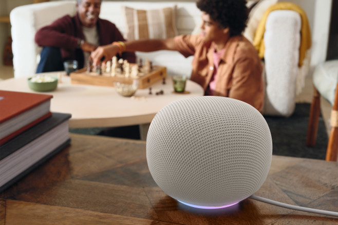 Google neemt smarthome app en ecosysteem Google Home flink op de schop. Naast integratie van Gemini krijgt de app een makeover en wordt de bediening van Nest-producten geïntegreerd. Ook komen er nieuwe camera's en een nieuwe Home Speaker.