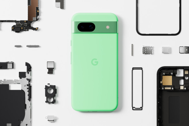 De Google Pixel 8a bestaat voor een aardig deel uit hergebruikte materialen; het toestel is stof- en waterbestendig en krijgt 7 jaar Android upgrades en beveiligingsupdates.