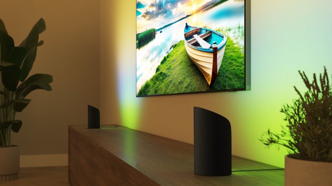 De Philips Hue Play wall washer lamp kan synchroniseren met Hue Sync, maar ook zelfstandig aangestuurd worden via de Hue app.