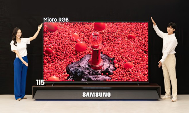 De Samsung Micro RGB televisie past in elk interieur, aldus de fabrikant - als je interieur een televisie van 2,5 x 1,5 meter toestaat.