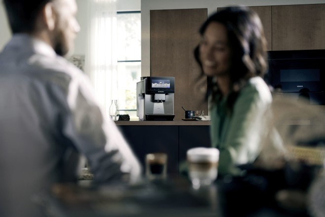 De Siemens EQ700 en EQ900 espresso volautomaten komen met een app met koffierecepten.