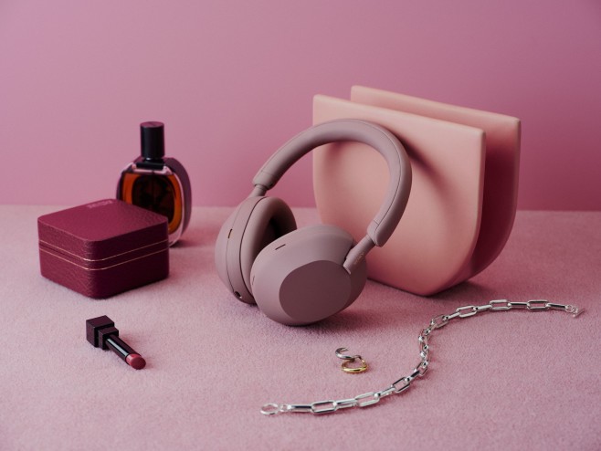 Sony's topmodellen noise-cancelling hoofdtelefoon zijn er nu ook in het roze